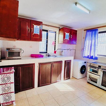 Zunox Guest House فريتاون المظهر الخارجي الصورة