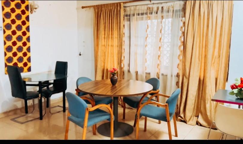 Zunox Guest House فريتاون المظهر الخارجي الصورة
